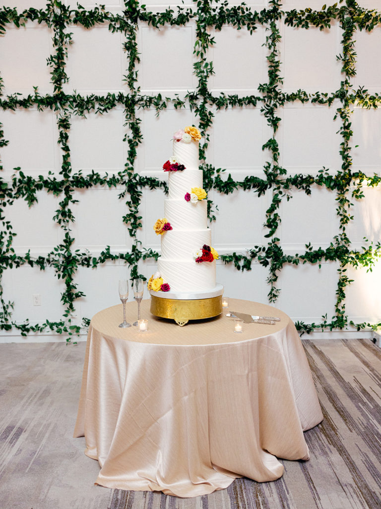 The Thompson Dallas Wedding cake